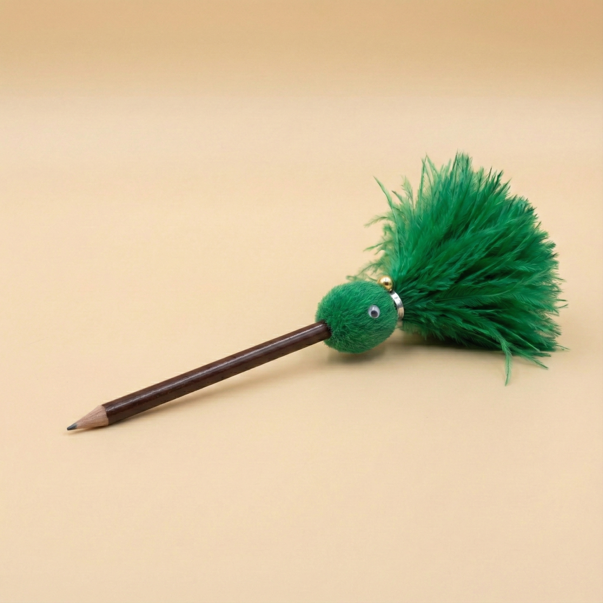Bleistift-Duster mit Straußenfedern Grün FE10048